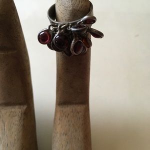 SALE‼️💕💝 Silver ring with red stones.